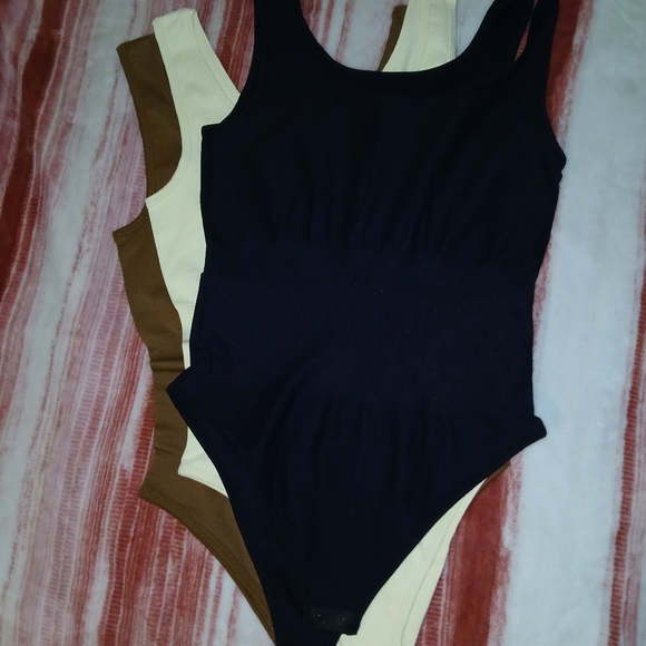 Nwot OQQ Bodysuits 3pck Size Large - Picture 7 of 13